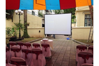 Thuê máy chiếu sự kiện event  hay màn hình led ngoài trời